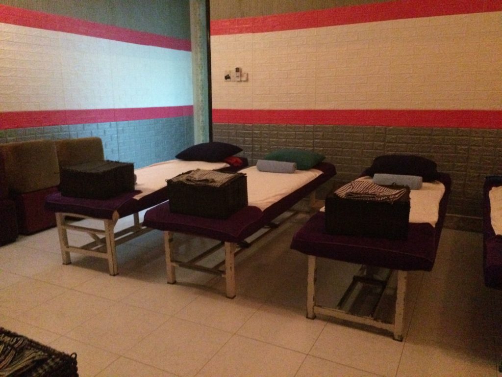 Danang hotel, Golden House Hotel, body massage
